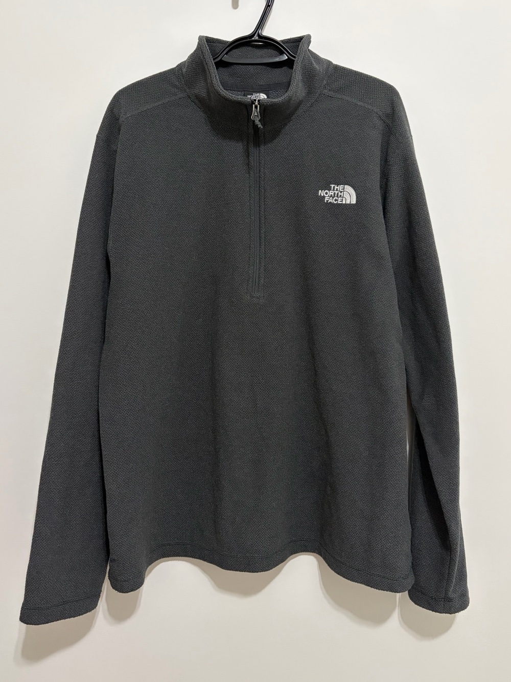 The North Face Men’s Charcoal Gray Half-Zip Fleece Pullover
